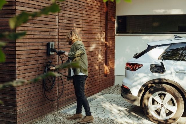 How Much Charging Time is the Minimum for EVs?