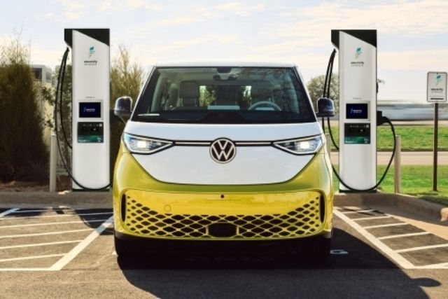 VW Offers 3-Year Charging Plan for 2025 ID.Buz