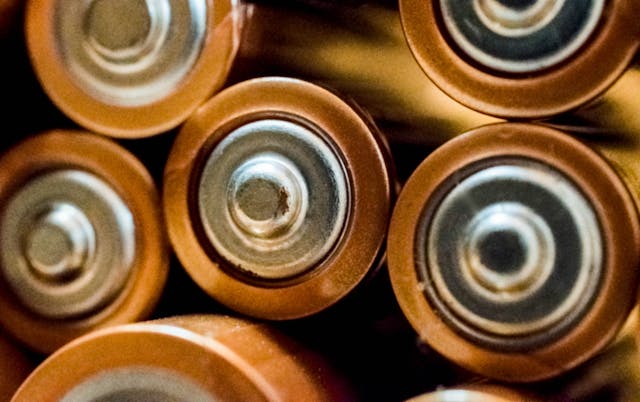 Monash University Unveils Lightweight, Fast-Charging Lithium-Sulfur Batteries