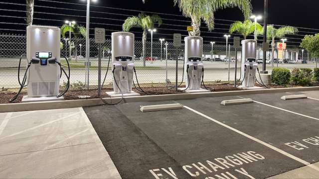 U.S. Hits 200,000 Public EV Charging Stations!