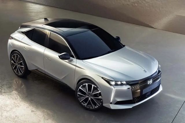 DS N°4: Stellantis Bets Big on This Stylish Electric Comeback