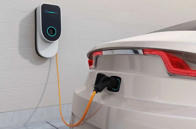 Fleet EV Charging Just Got Smarter—Right From Your Driveway
