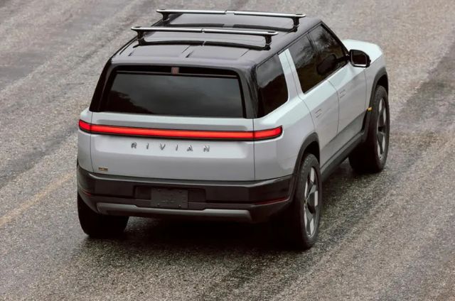 Fast vs. Frugal: What’s the Smartest Speed for EV Road Trips?