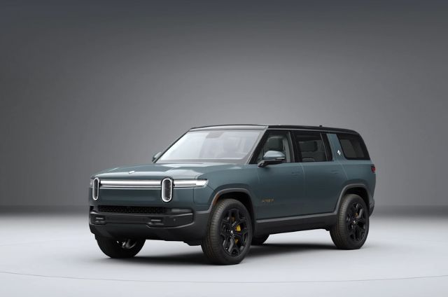 Rivian R1S and R1T Get Pricier in 2026—But Still Pack a Punch
