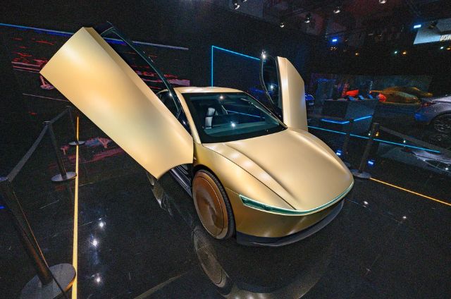 Tesla’s Robotaxis Hit Austin Streets—And Raise Eyebrows