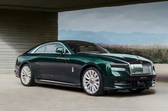 Whispers of Power: Rolls-Royce Spectre