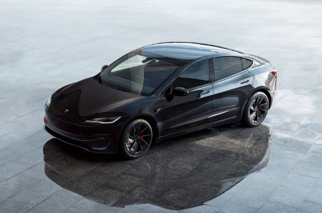 Tesla Tests Direct Line to Service Leaders