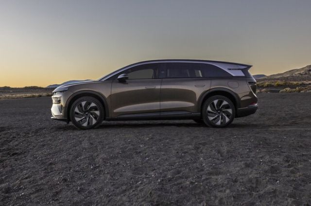 Lucid Gravity Touring: 7 Seats, 337 Miles, 0–60 in 4 Sec