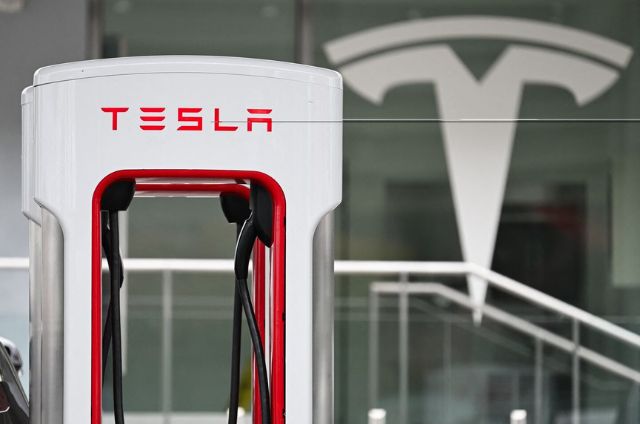 Tesla Just Made Supercharging Easier for Everyone