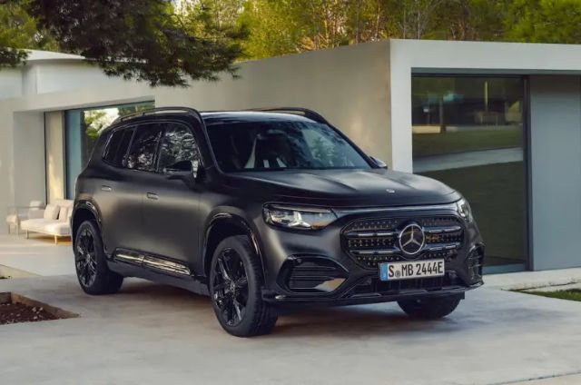 boxy-bold-and-battery-powered-mercedes-electrifies-the-glb