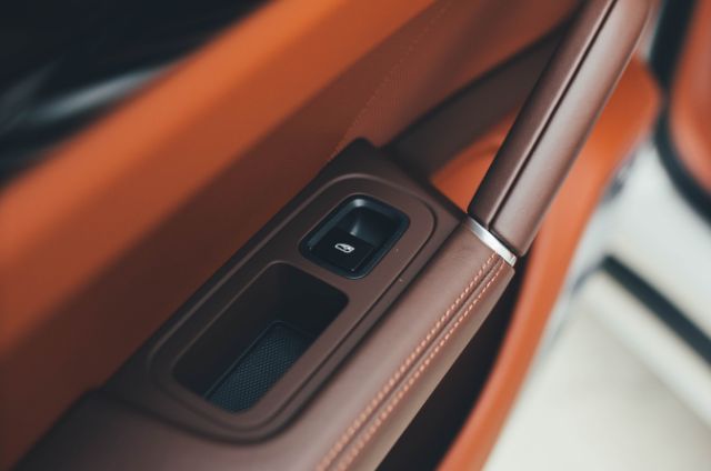 China Says No More Electric-Only Door Handles