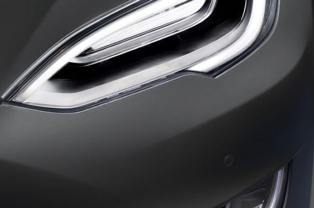 Tesla Upgrades Matrix Headlights With Smarter Dimming