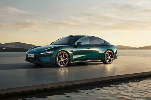 900 km Range, 3-Second Sprint — Xiaomi’s SU7 Means Business